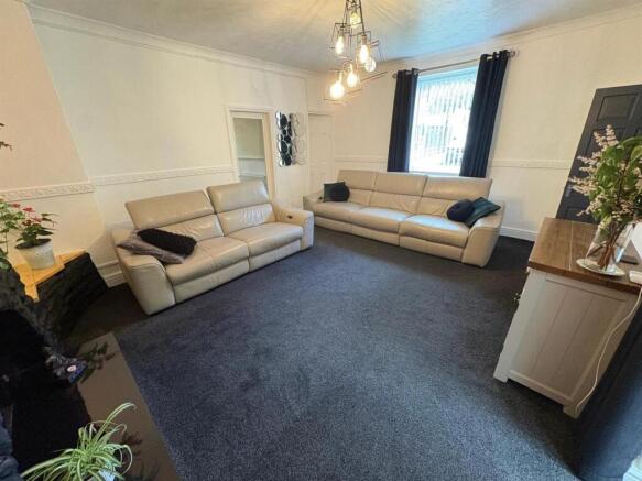 3 bed Semi-Detached for sale Image 5