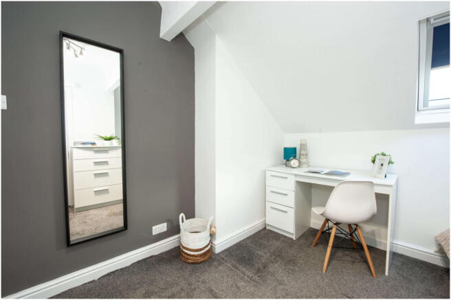 6 bed House to rent Image 8