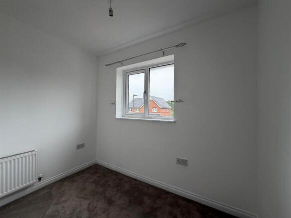 3 bed Semi-Detached to rent Image 10