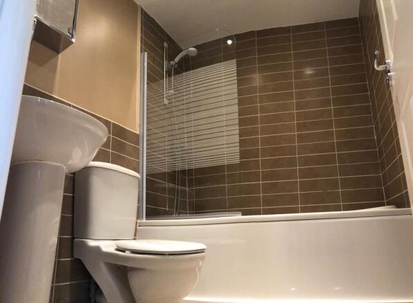 2 bed Town House to rent Image 8