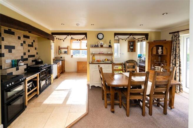 Kitchen/Dining