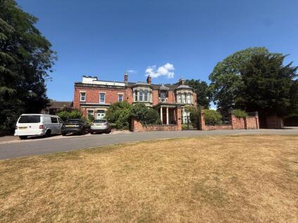 Crewe Road, Alsager, ST7