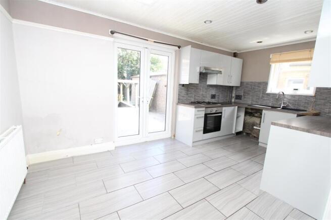 3 bed Semi-Detached for sale Image 5