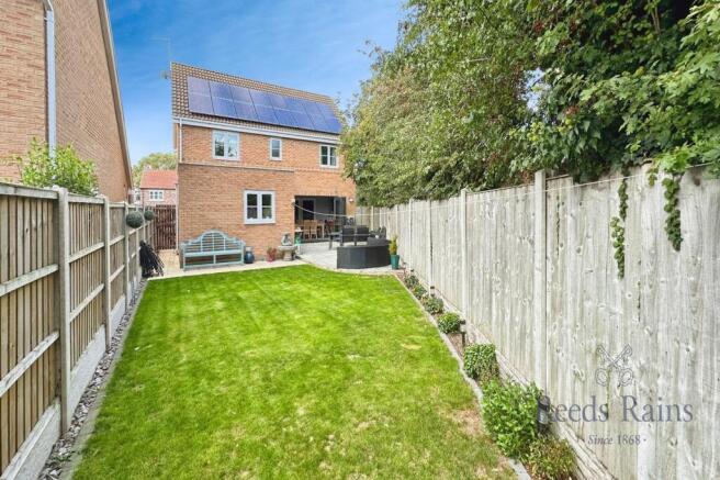 4 bed Detached for sale Image 7