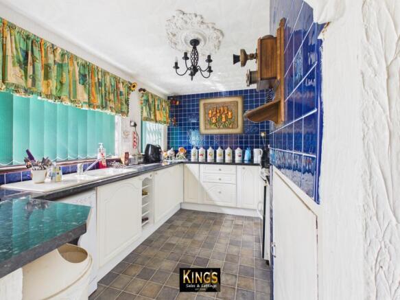 3 bed Semi-Detached for sale Image 4