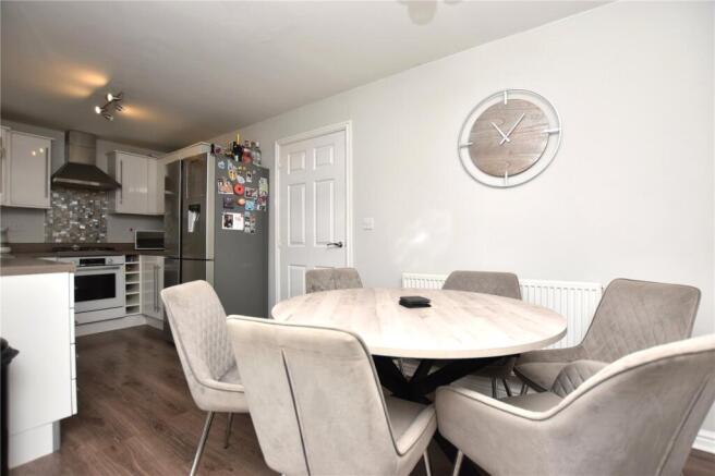3 bed Semi-Detached for sale Image 12
