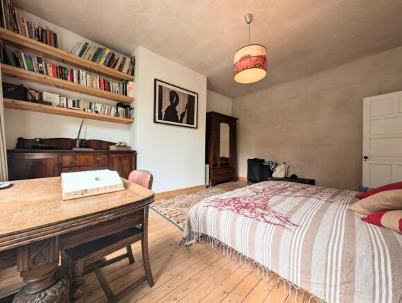 5 bed Semi-Detached to rent Image 11