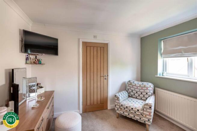 4 bed Detached for sale Image 12