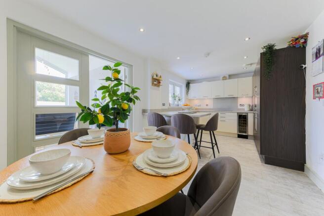 Kitchen / dining area