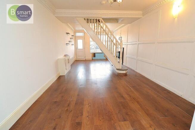 2 bed Terraced to rent Image 5