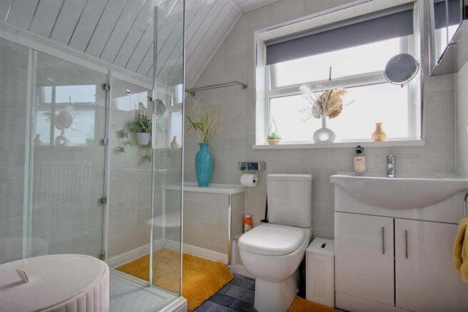 3 bed Semi-Detached Bungalow for sale Image 10