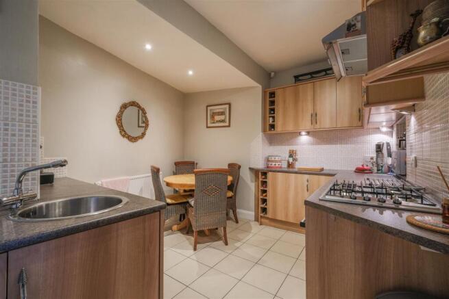 2 bed Terraced for sale Image 4