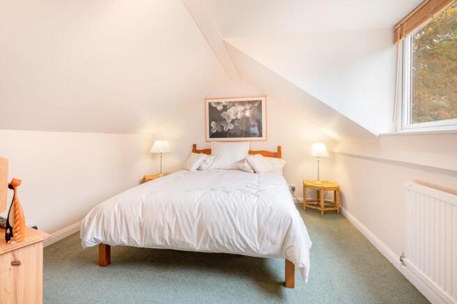 Bedroom, Brindles