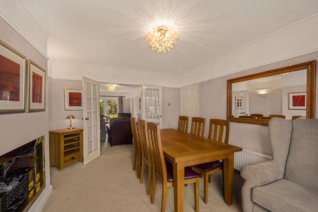 Wentworth Drive, Sale photo 4
