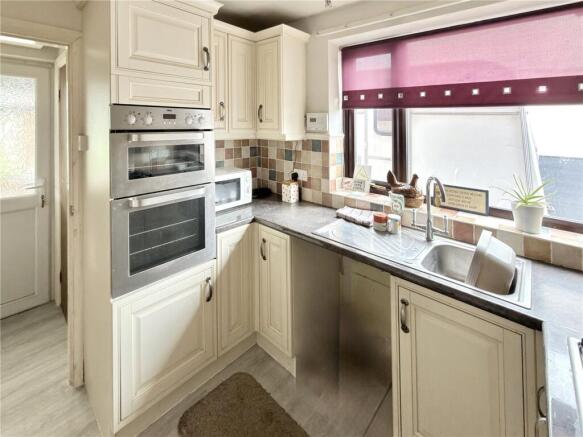 3 bed Semi-Detached for sale Image 8