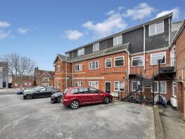 Flat 5, 3 Rosslyn Court, Kirtleton Avenue, Weymouth DT4 7PS