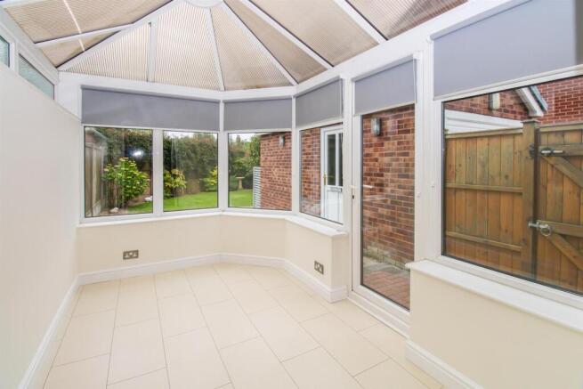 2 bed House for sale Image 6