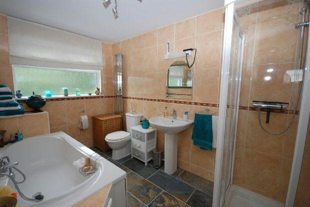 En Suite Bathroom