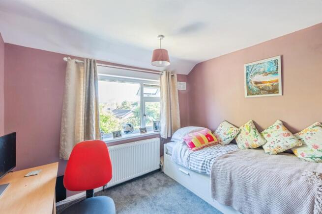 3 bed Semi-Detached for sale Image 11