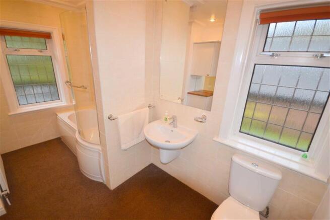 FAMILY BATHROOM