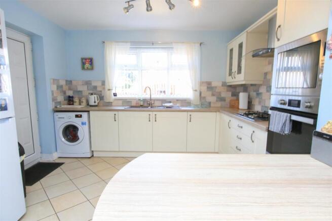 EXTENDED DINING KITCHEN