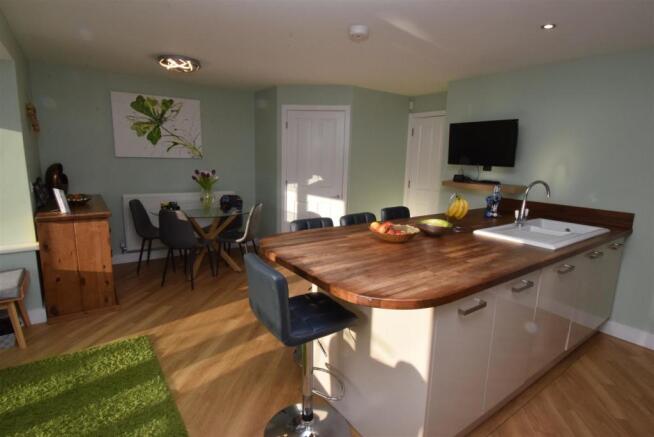 Kitchen/Dining Room