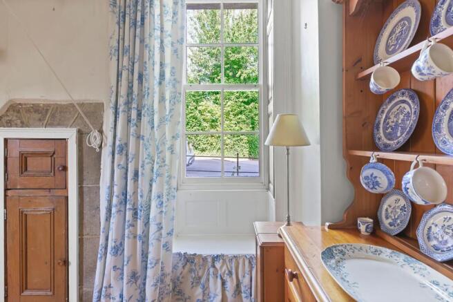 4 bed Semi-Detached for sale Image 7