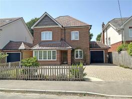 Heatherstone, Westbeams Road, Lymington SO41 6AE