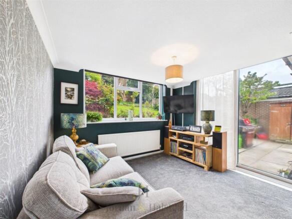 Living/Dining Area