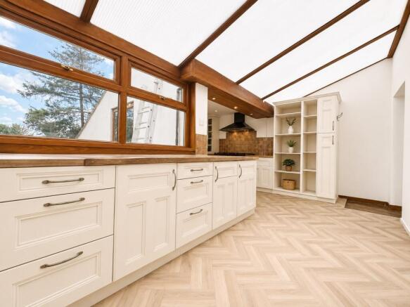 3 bed Semi-Detached to rent Image 4