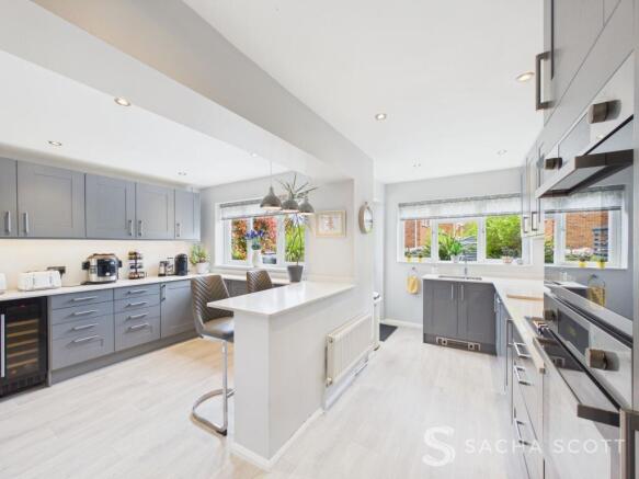 Kitchen / Breakfast Area