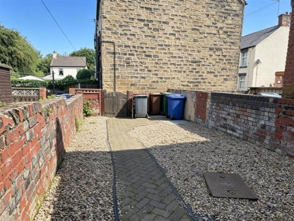 3 bed Terraced to rent Image 10
