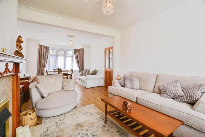3 bed Semi-Detached for sale Image 4