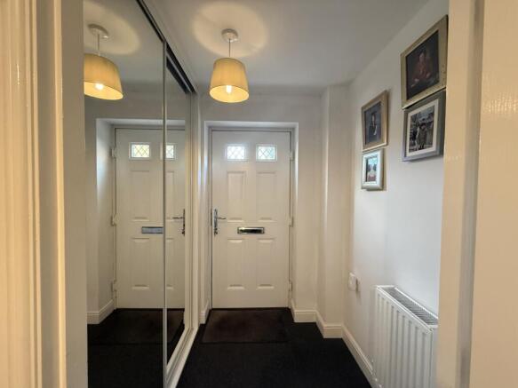 2 bed Ground Flat for sale Image 9