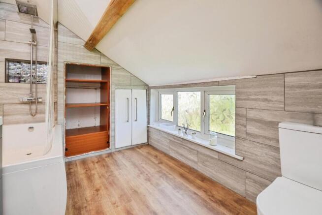 5 bed Terraced for sale Image 8