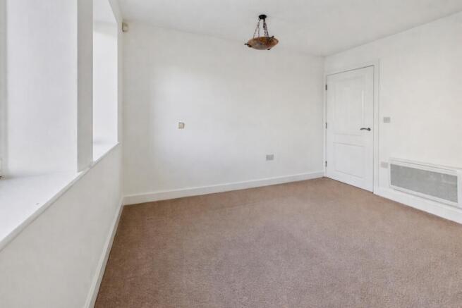 2 bed Flat for sale Image 9