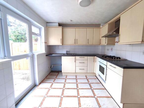 Allhallows Road, Beckton, E6 5SZ photo 2