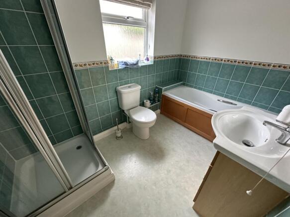 Bathroom.JPG