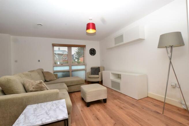 Flat 1 Apus House (10).JPG