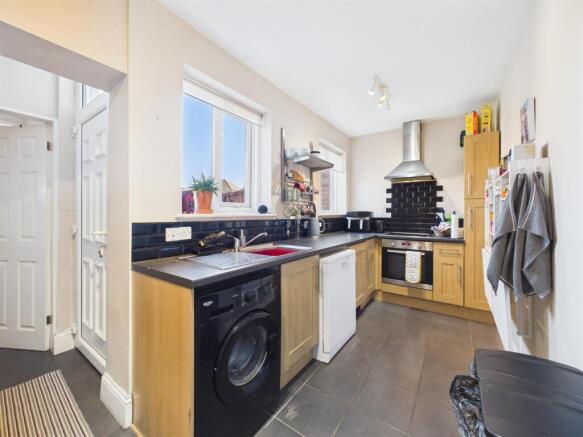 Kitchen 1.jpg