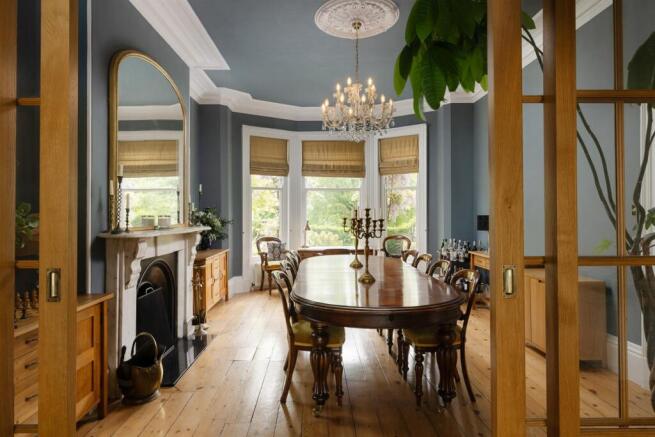 5 bed House for sale Image 5