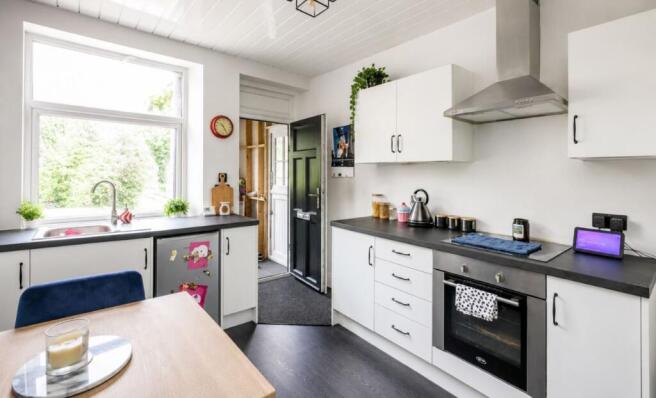 2 bed Terraced for sale Image 4