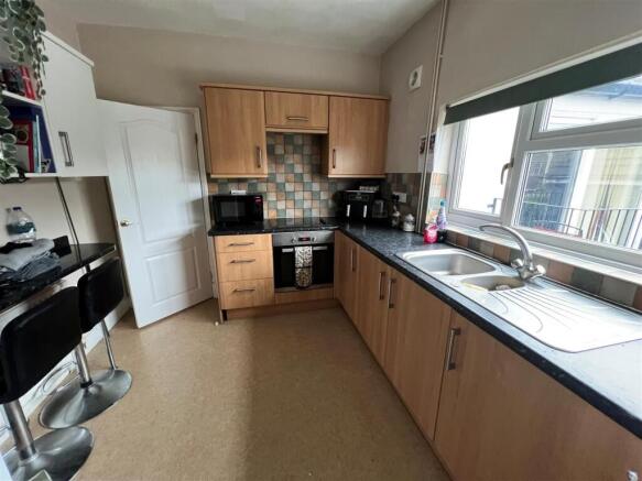 51b kitchen 2.jpg