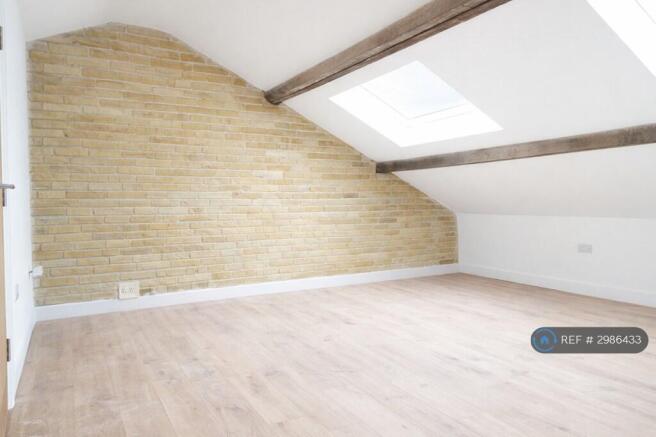 3 bed Flat to rent Image 5