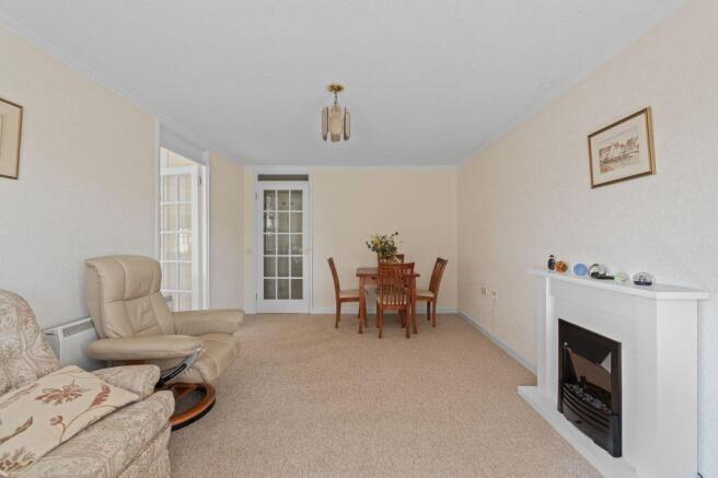 12 Rose Park, Peebles, EH45 8HP photo 4