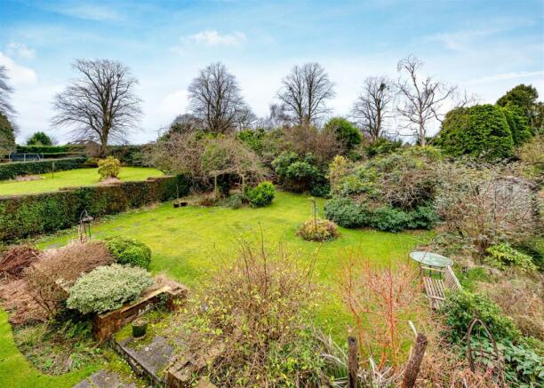 14 Peterdale Drive-gdn.jpg