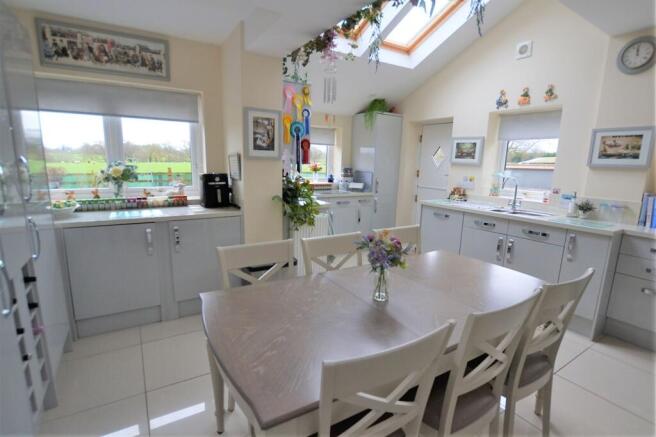 Kitchen diner