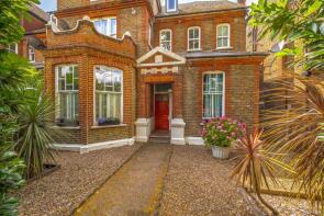 Flat 1, 9, Thornton Avenue, London SW2 4HL