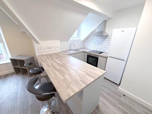 1 bed Apartment to rent Image 5