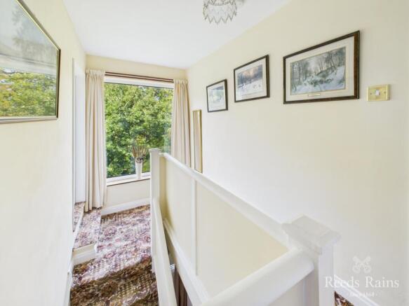 4 bed Detached for sale Image 11